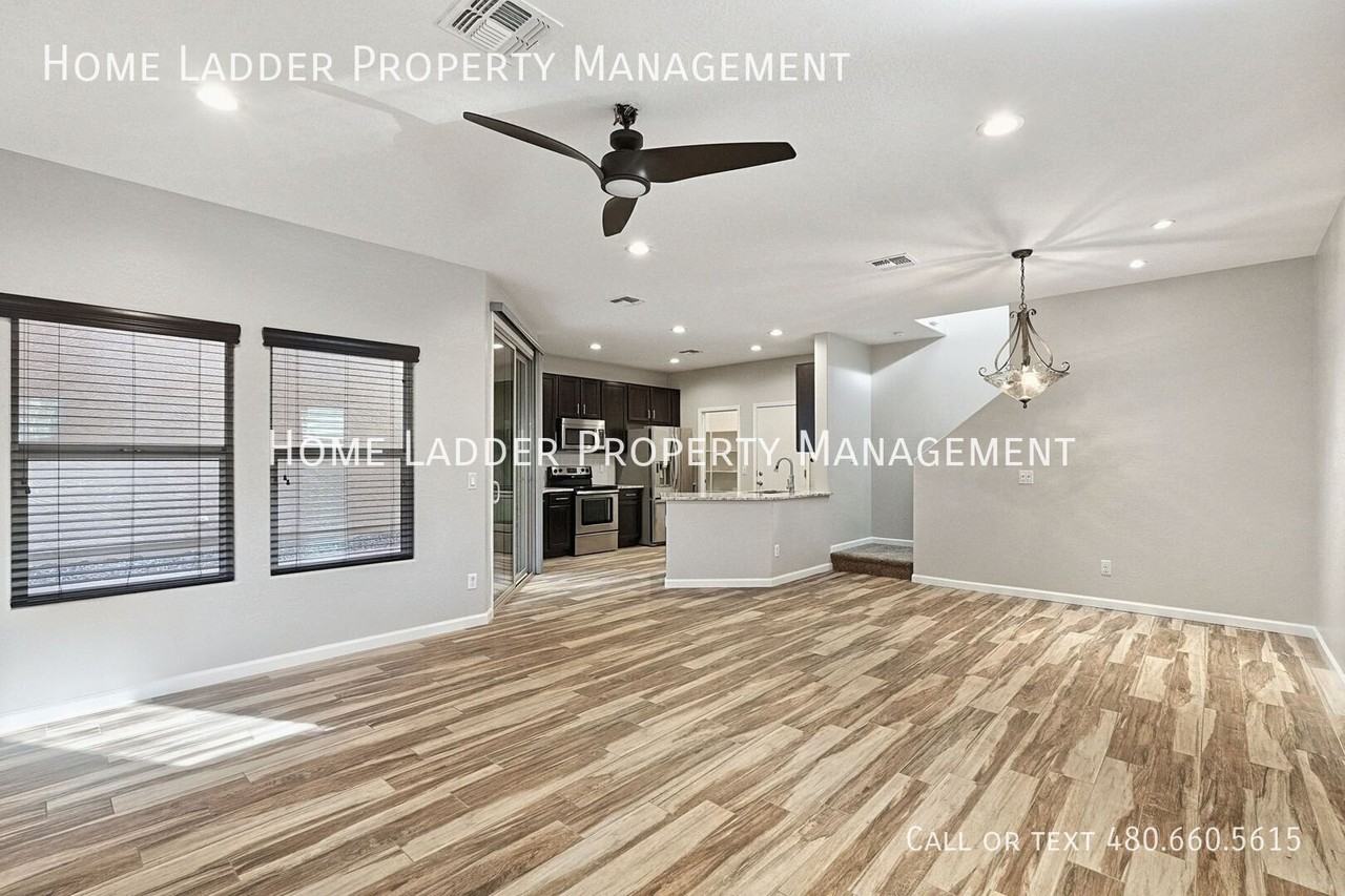 881 S Pheasant Dr - Photo 2 of 32
