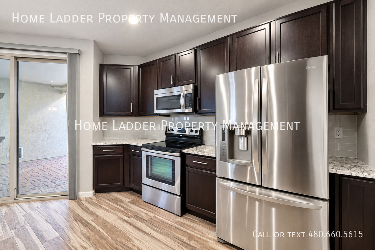 881 S Pheasant Dr - Photo 4 of 32