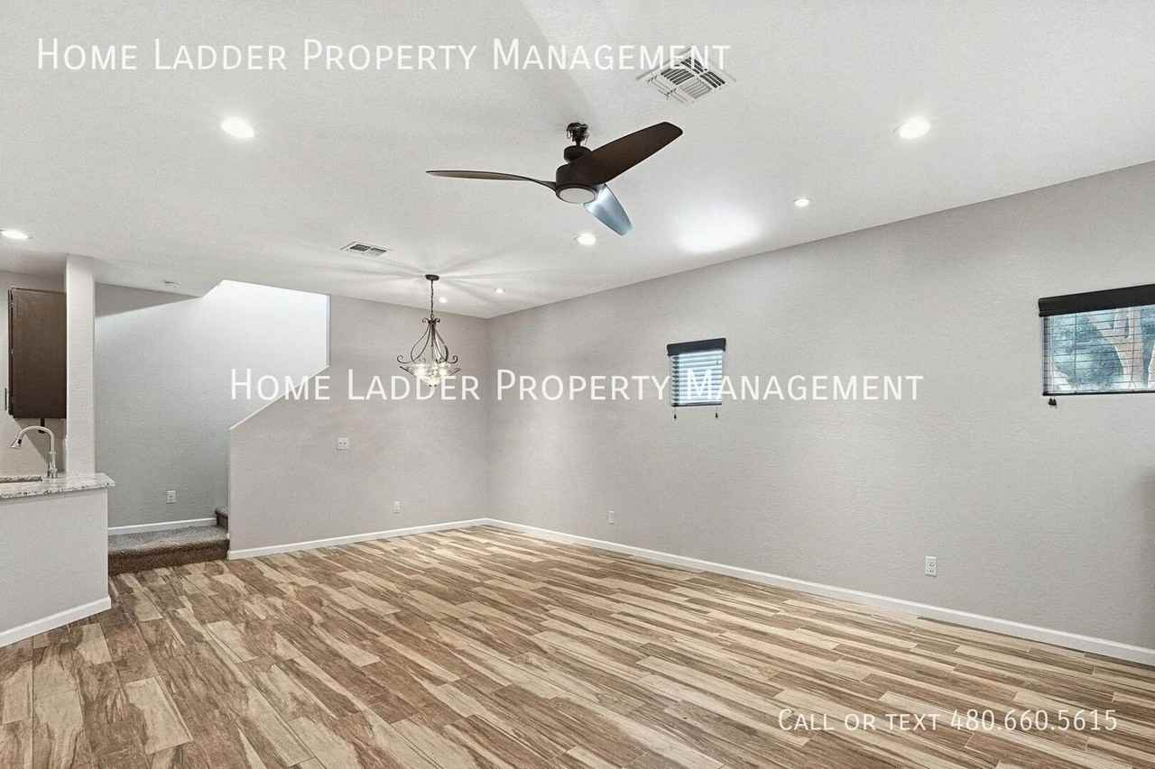 881 S Pheasant Dr - Photo 7 of 32