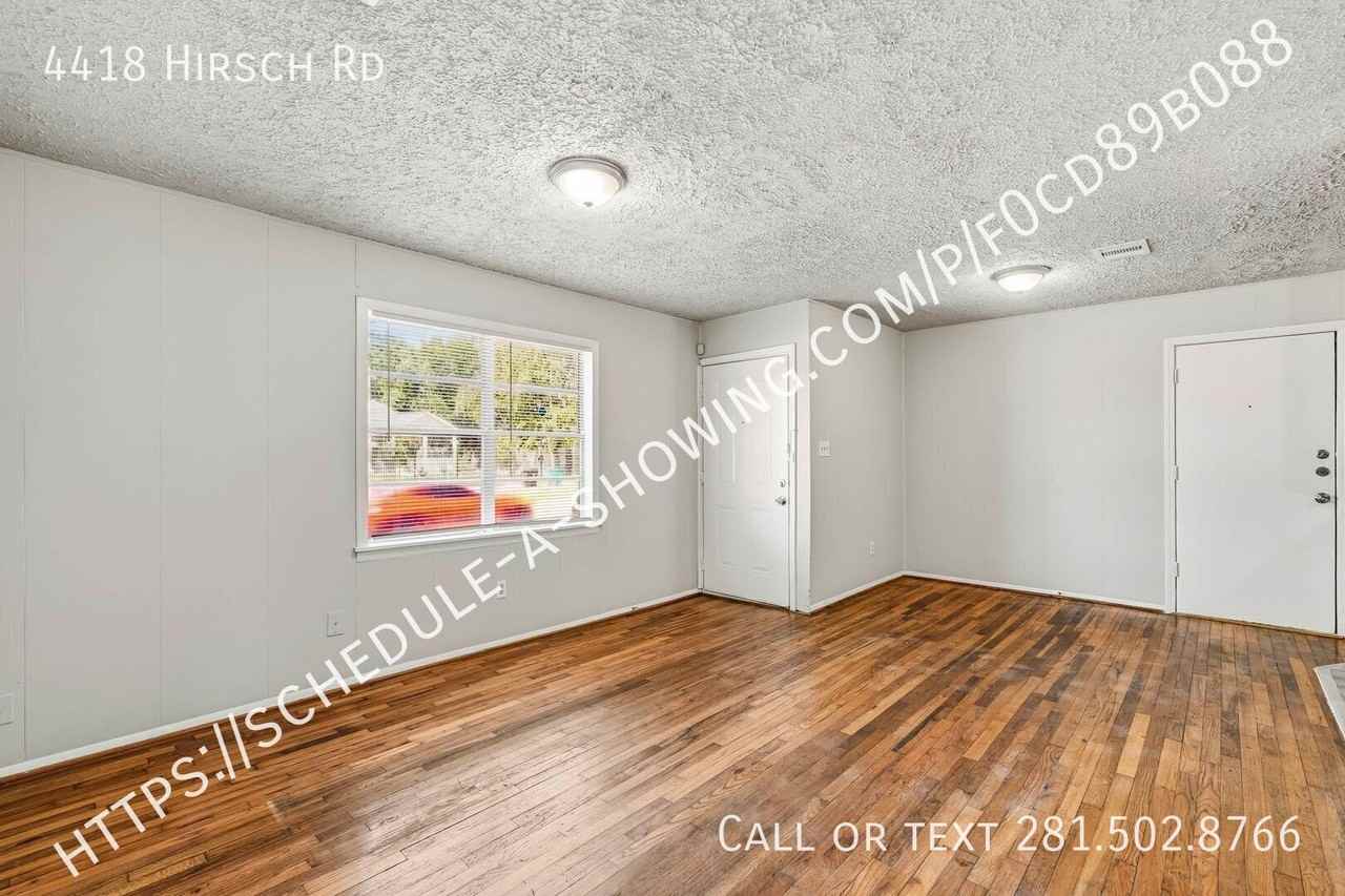 4418 Hirsch Rd - Photo 4 of 15