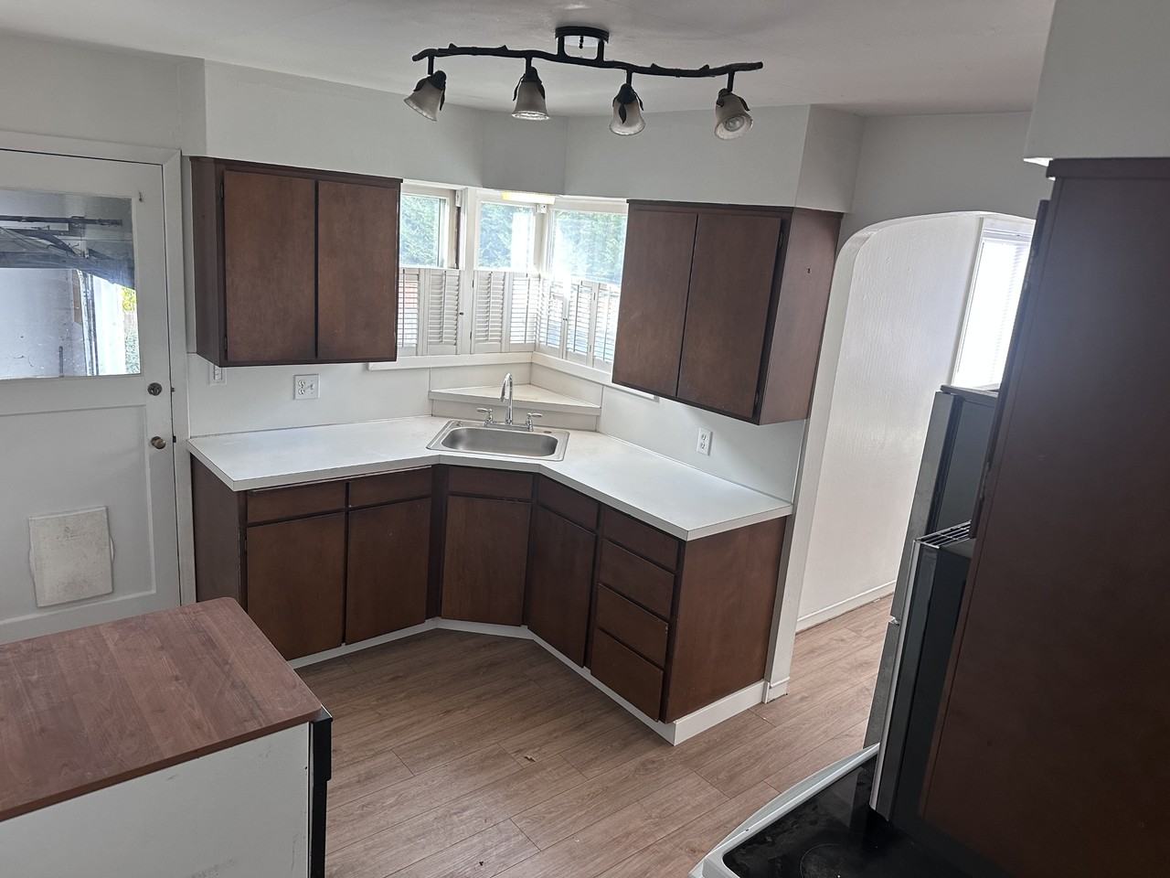 2405 E Evergreen Blvd #NA - Photo 2 of 13