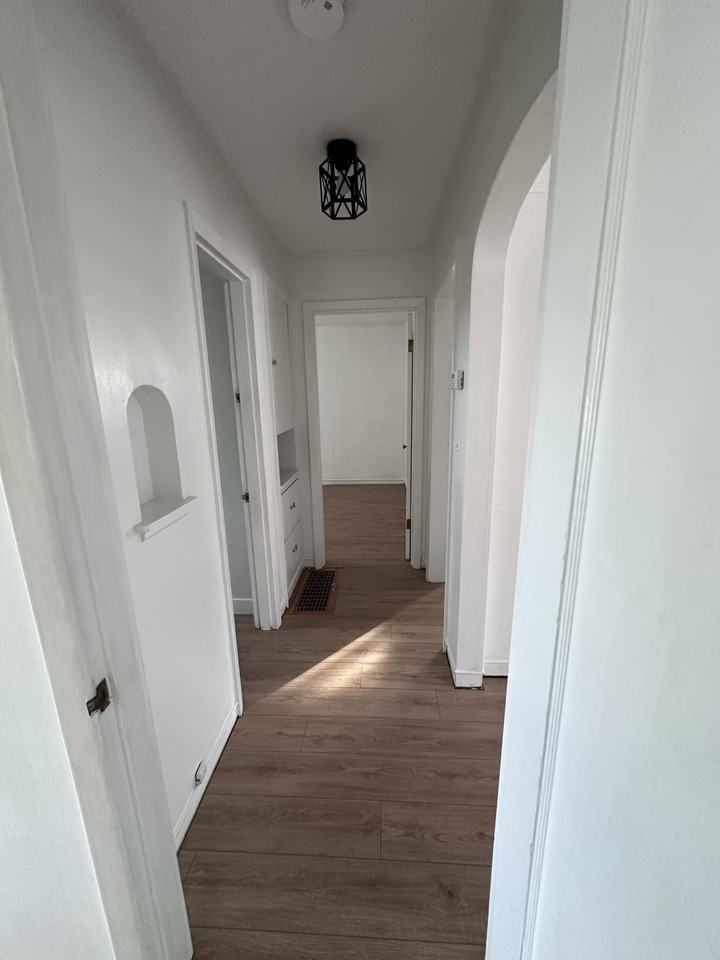 2405 E Evergreen Blvd #NA - Photo 5 of 13