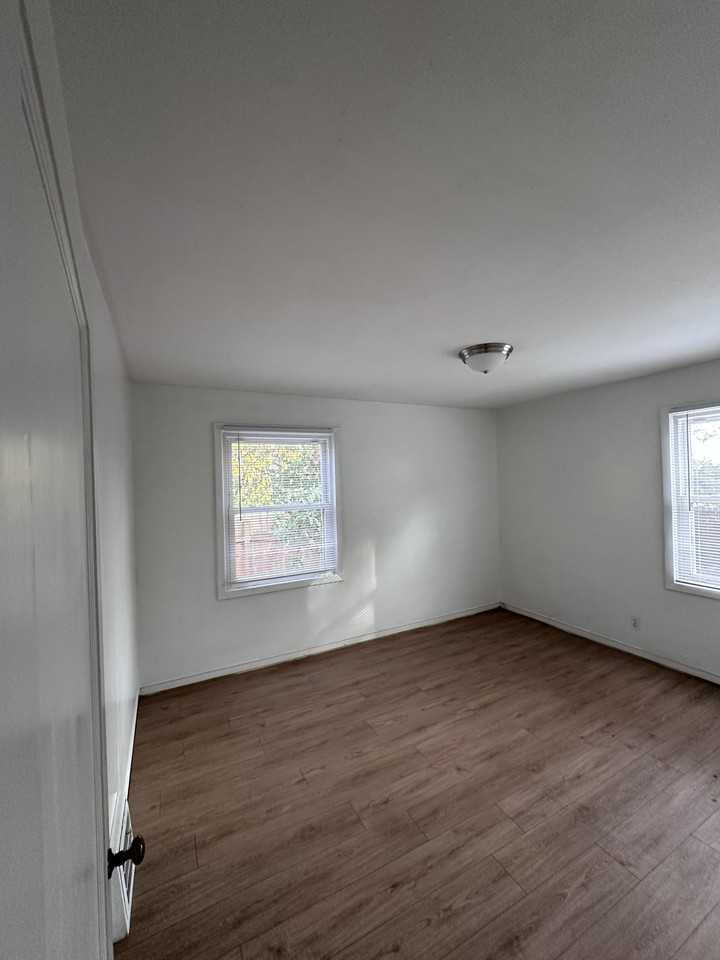 2405 E Evergreen Blvd #NA - Photo 7 of 13