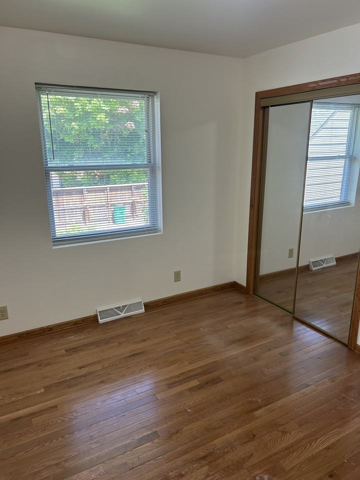 2624 S Fulton St - Photo 7 of 18