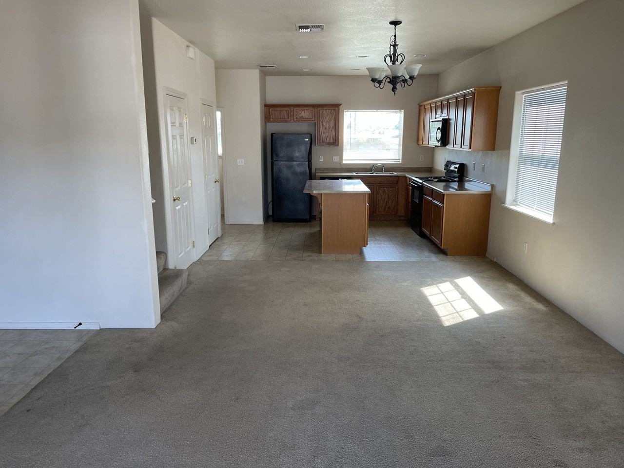 252 Hiatt Ln - Photo 3 of 8