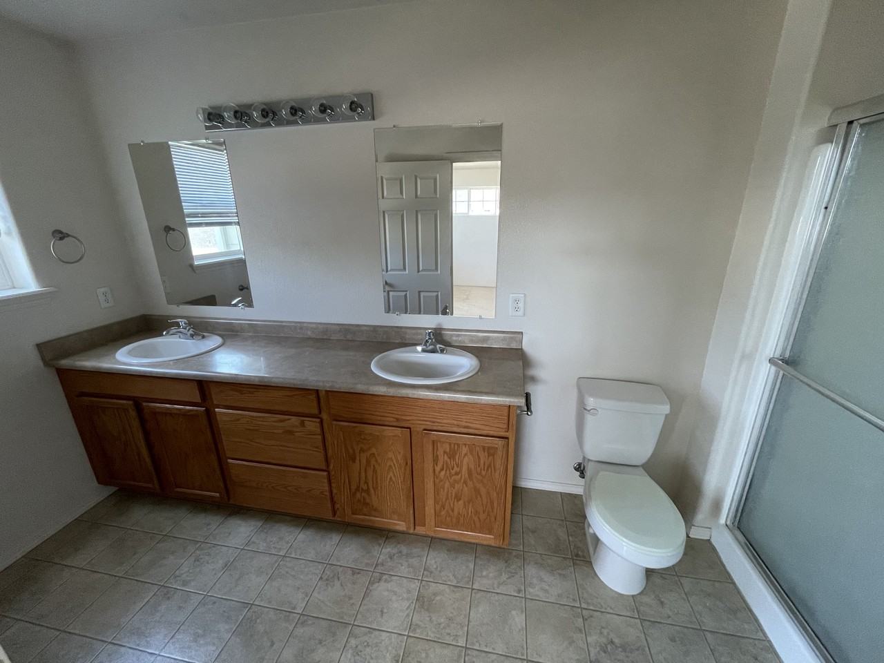 252 Hiatt Ln - Photo 6 of 8