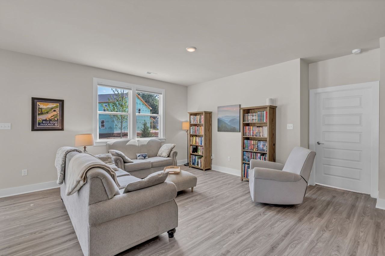 211 Orion Ct #NA - Photo 6 of 50