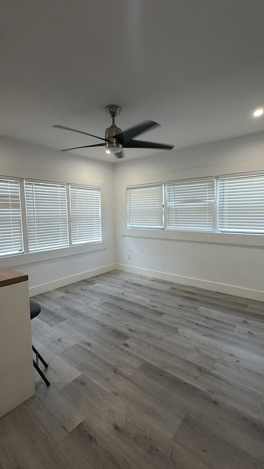 320 Ne 57th St #NA - Photo 7 of 19