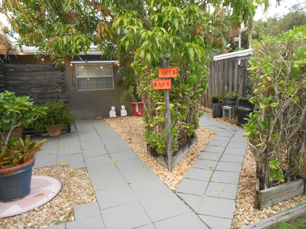 1441 Ne 23rd St #NOW - Photo 2 of 15