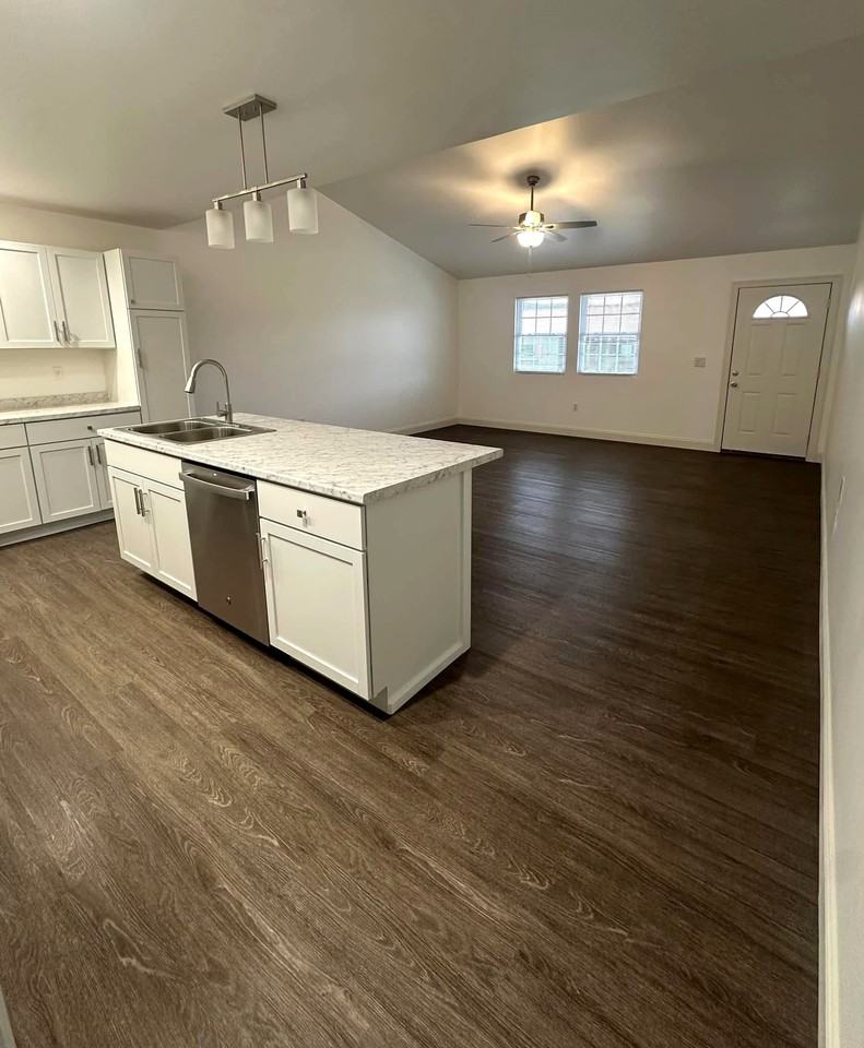634 Meadows Ln #B - Photo 4 of 13