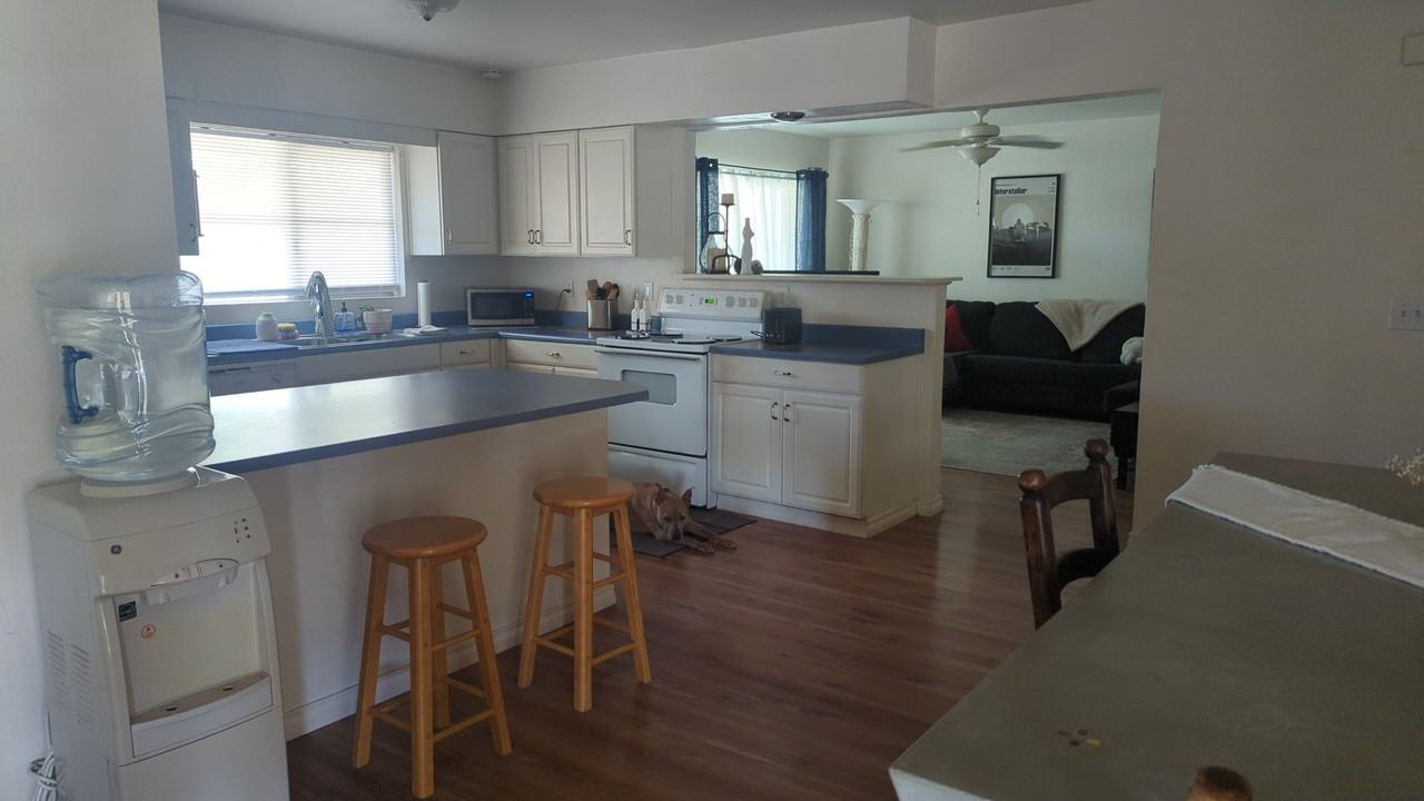 900 N Sunset Dr #NA - Photo 2 of 8