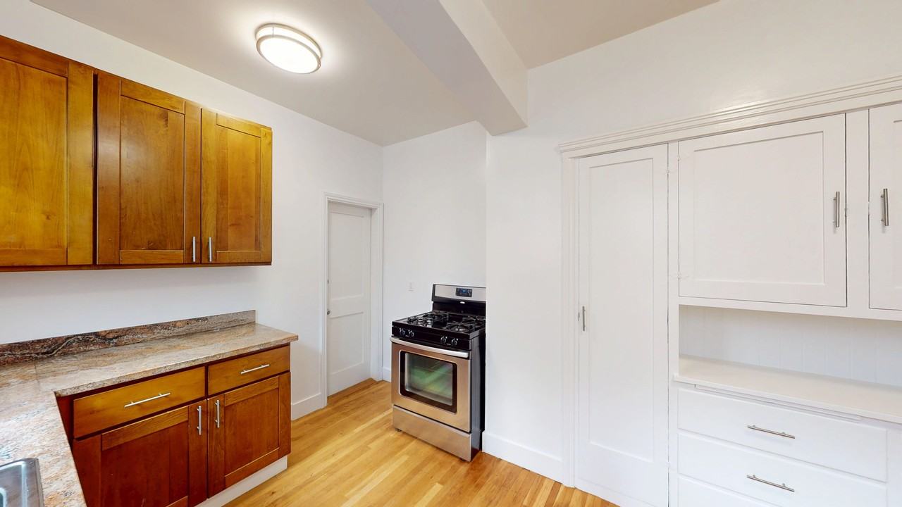 2160 Fell St #203 - Photo 2 of 9