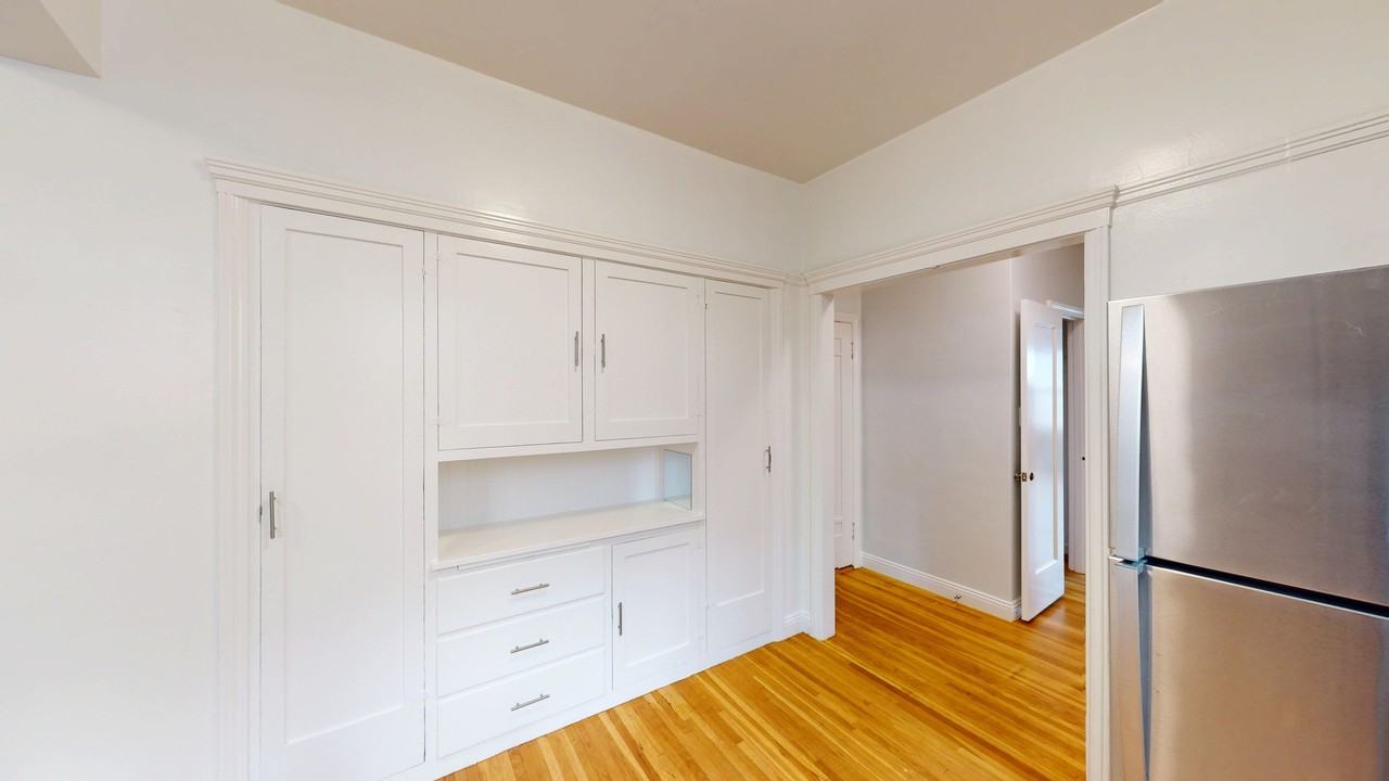 2160 Fell St #203 - Photo 5 of 9