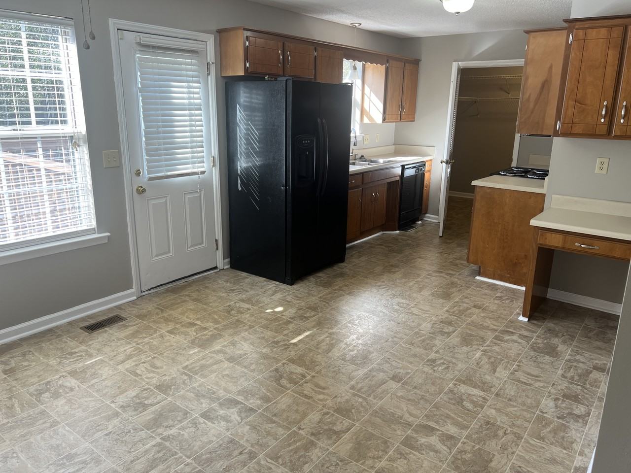 2811 Black Stallion Ct - Photo 4 of 22