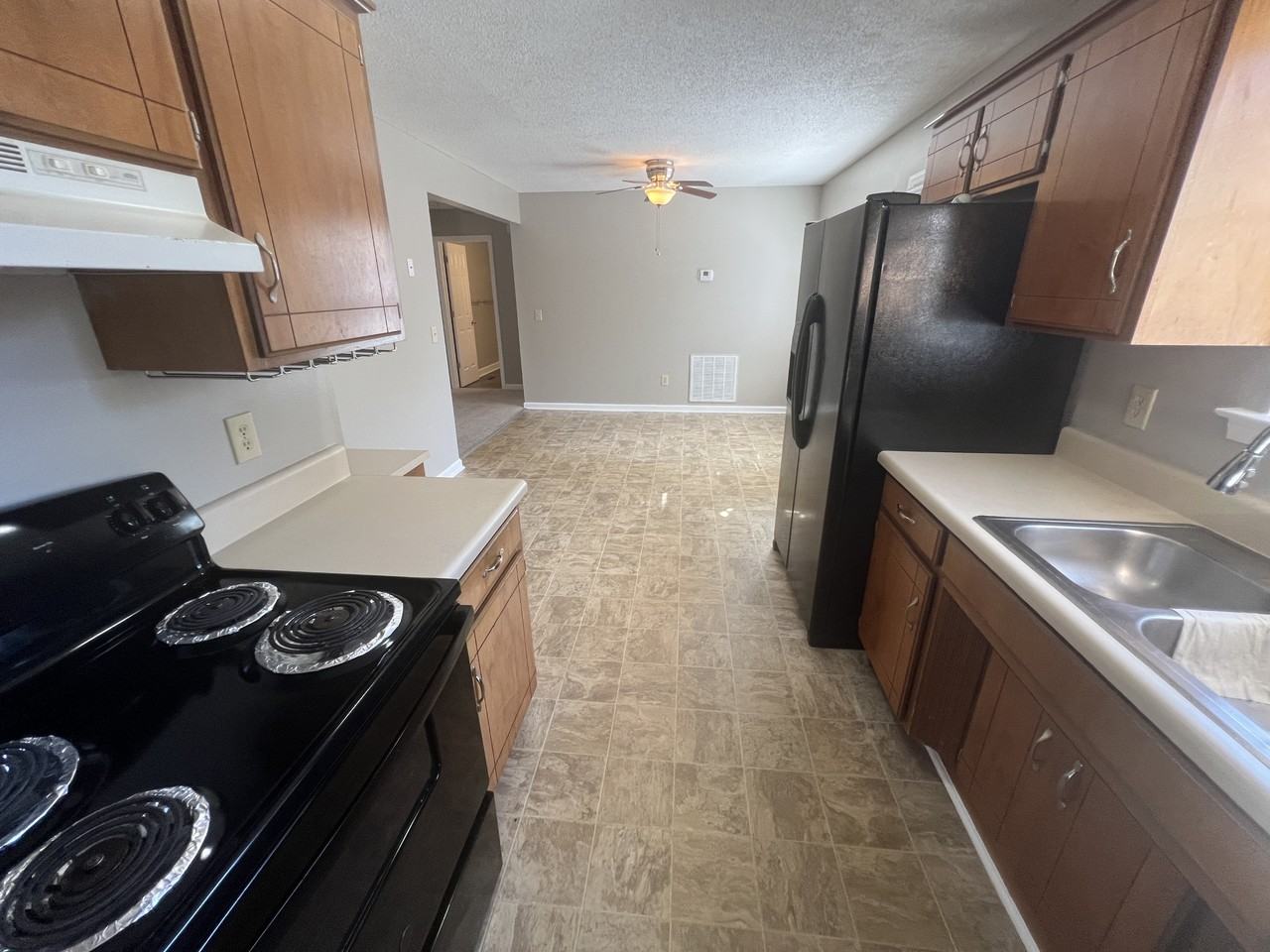 2811 Black Stallion Ct - Photo 5 of 22