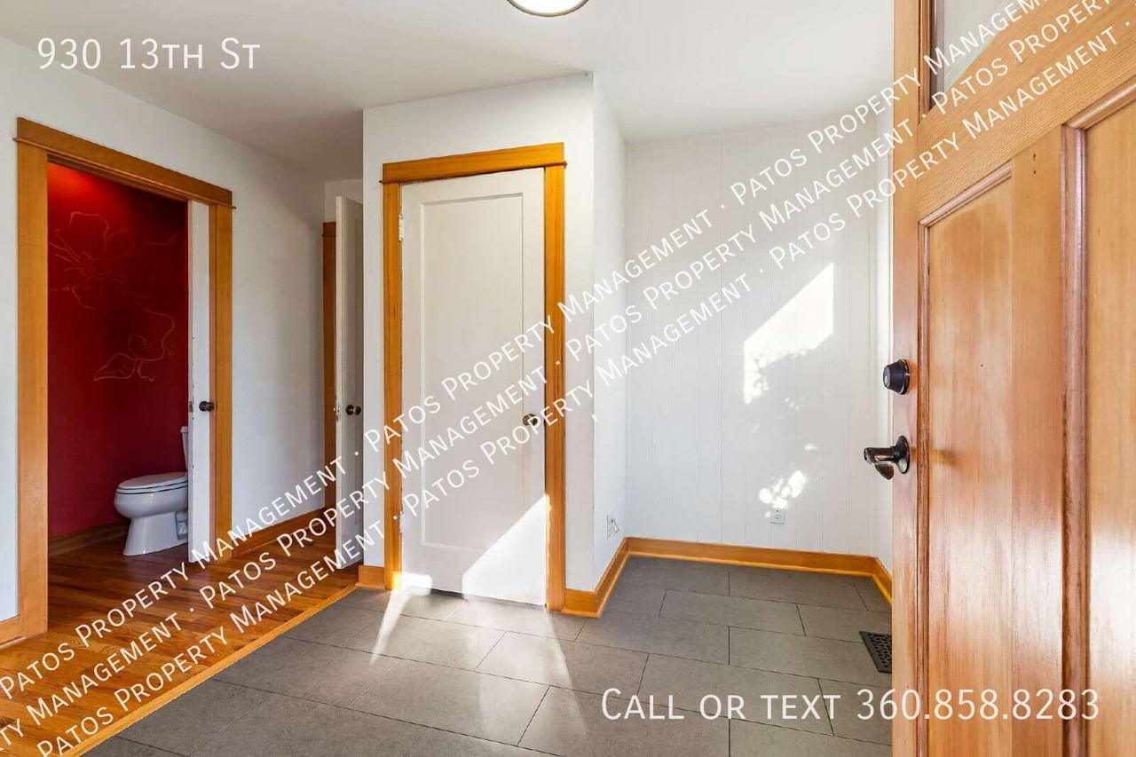 930 13th St - Photo 3 of 50