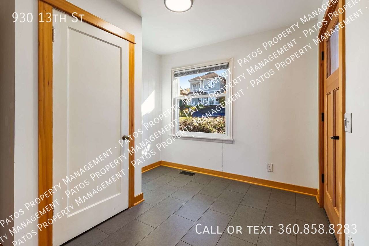 930 13th St - Photo 4 of 50