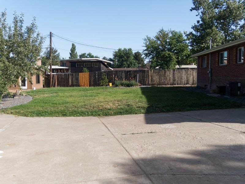 1729 N Alder St - Photo 2 of 11