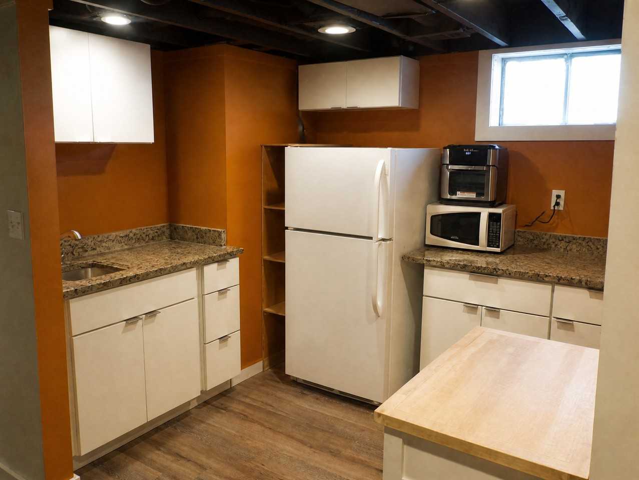 1729 N Alder St - Photo 5 of 11