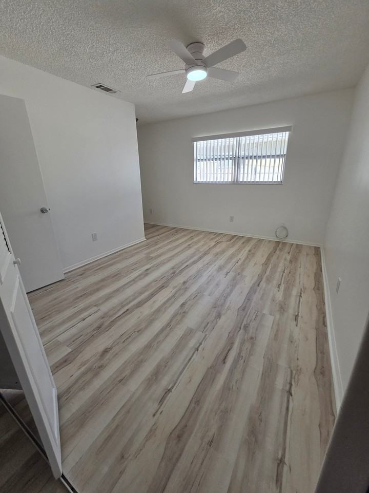 3131 16th St N #3 - Photo 3 of 16