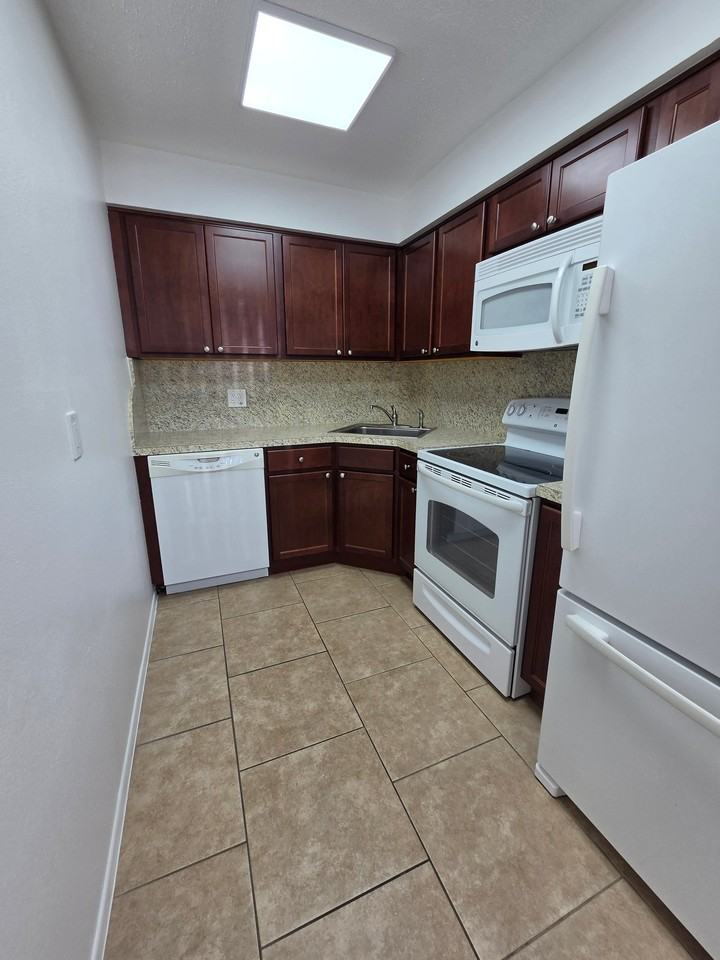 3131 16th St N #3 - Photo 6 of 16