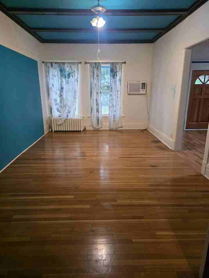 1173 Sw Fillmore St #1 - Photo 2 of 8