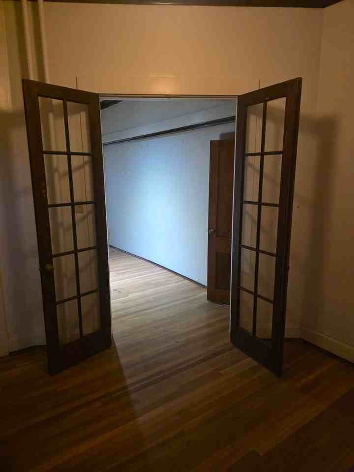 1173 Sw Fillmore St #1 - Photo 3 of 8