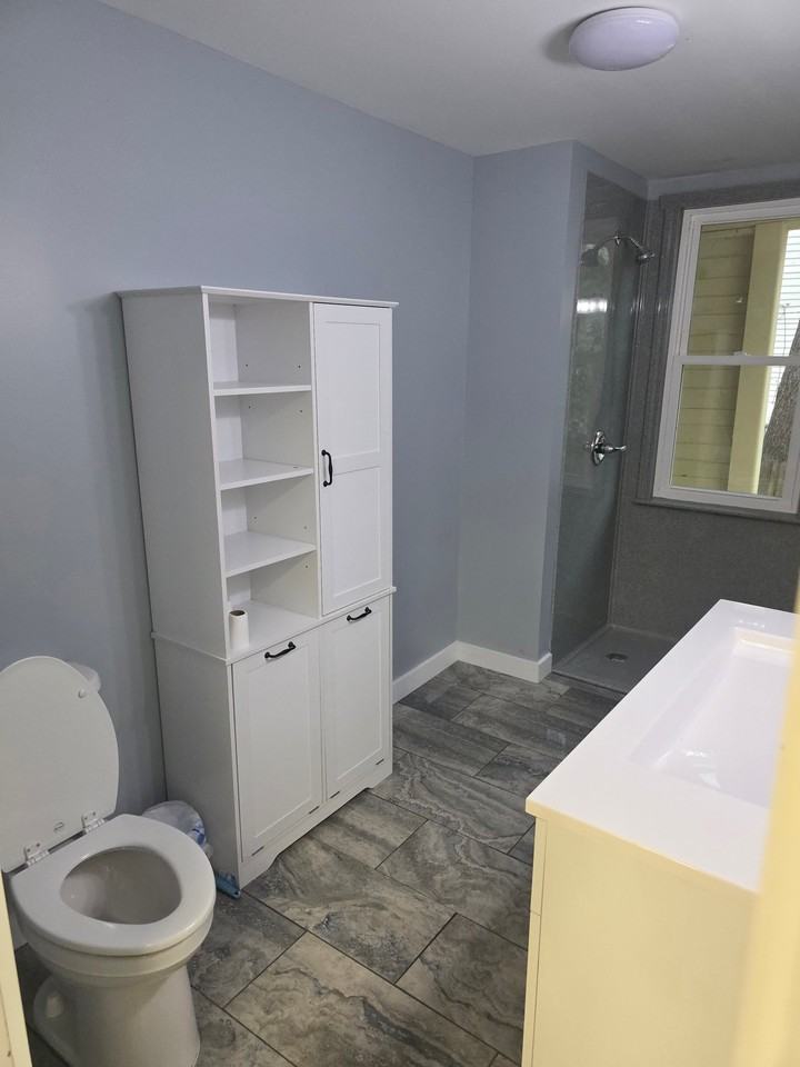 1173 Sw Fillmore St #1 - Photo 5 of 8