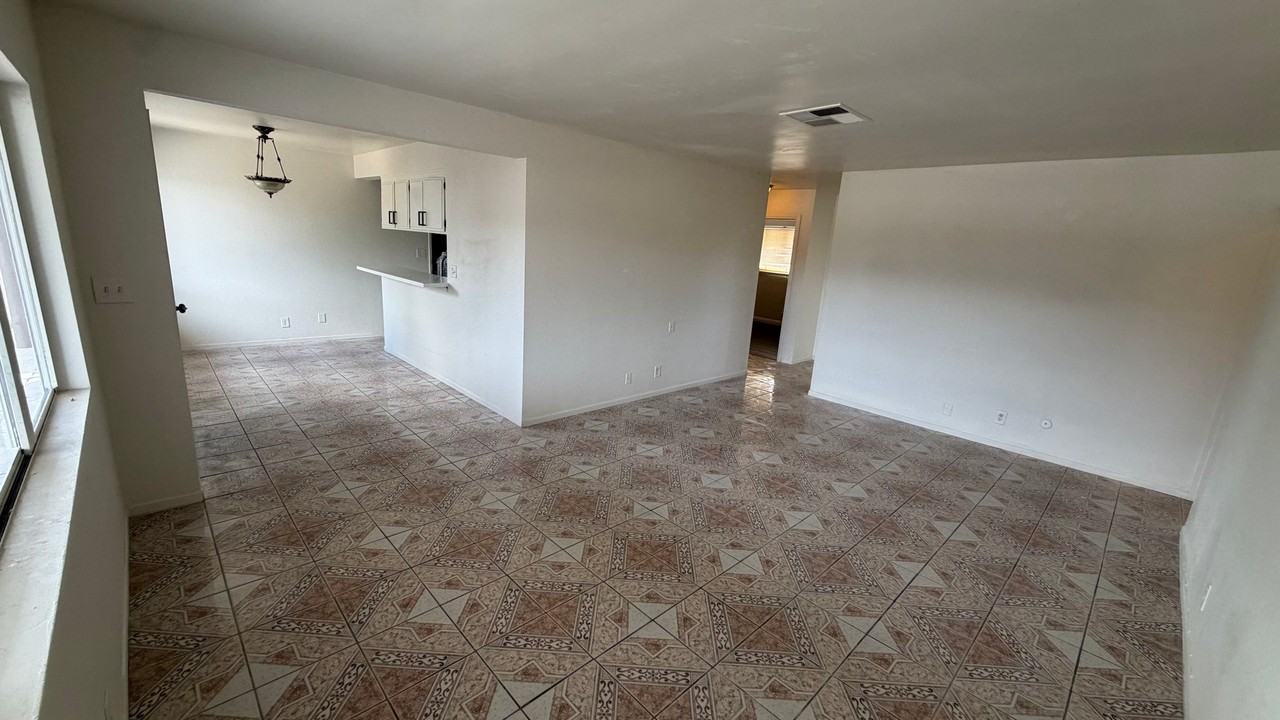 453 E F St - Photo 6 of 12