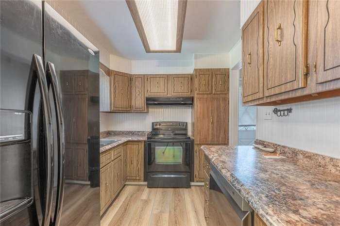 2313 Hazel Ave - Photo 4 of 20