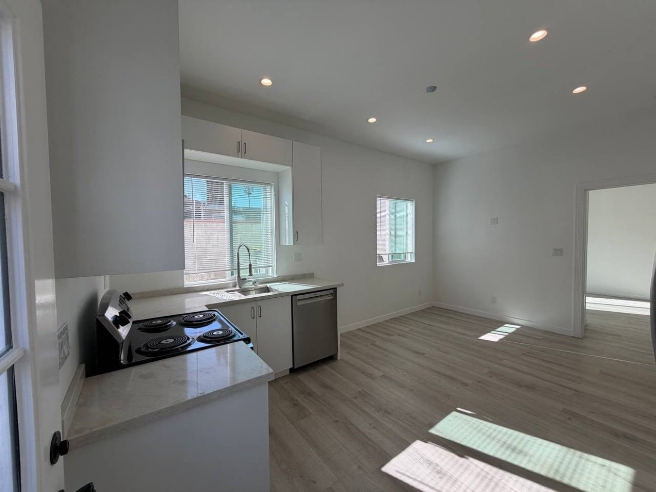 5901 Texhoma Ave - Photo 4 of 9
