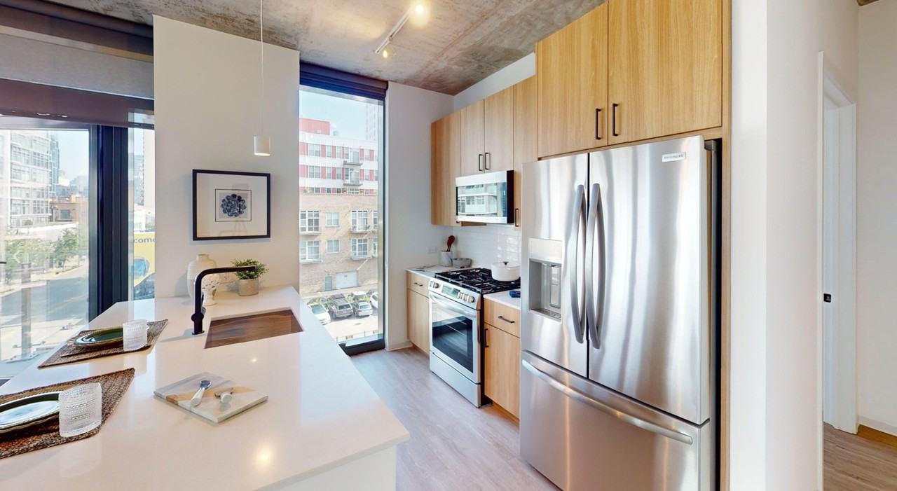 1711 S Michigan Ave - Photo 3 of 10