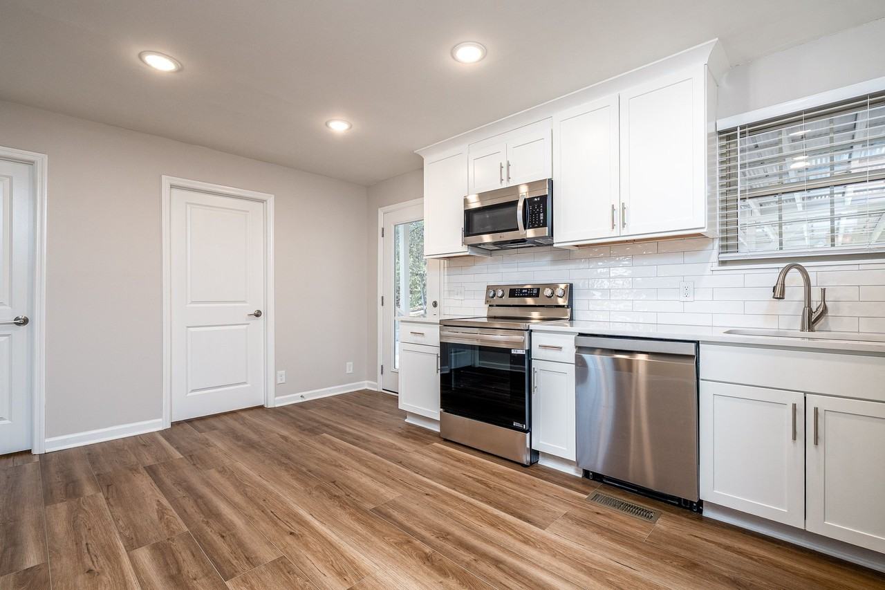 204 Dabney Dr - Photo 6 of 20