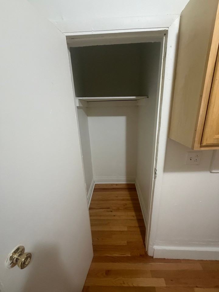 1006 Bergen St #B - Photo 2 of 8