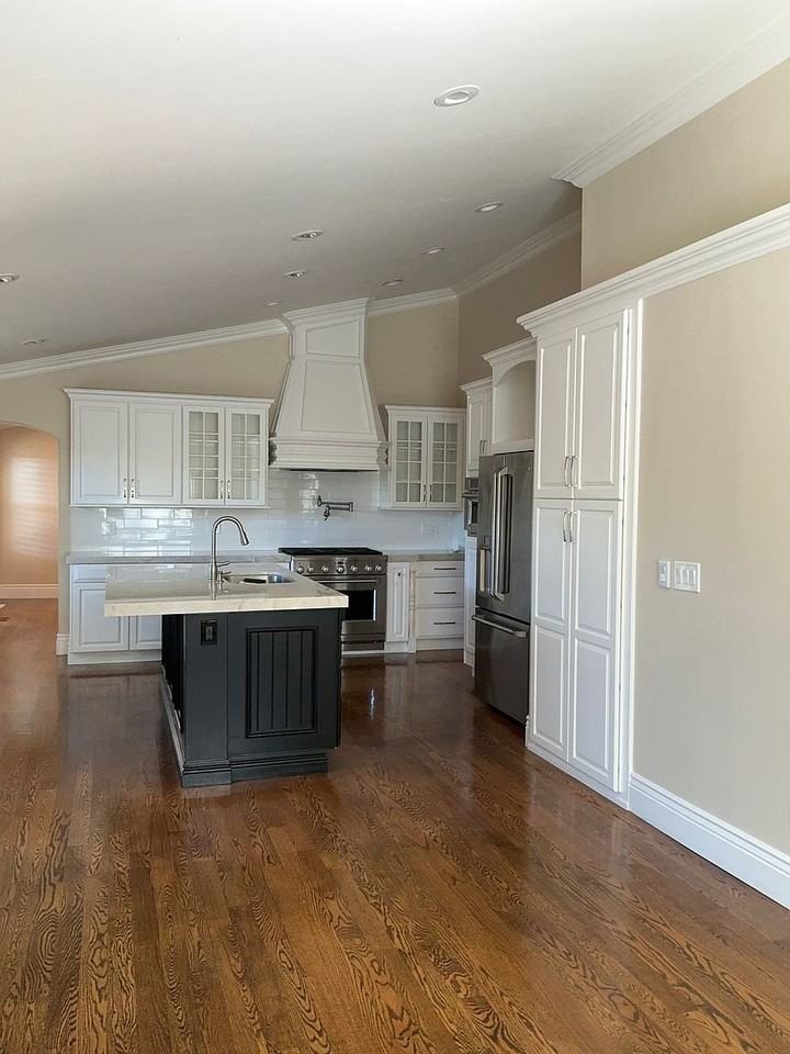 2257 Fox Glen Dr - Photo 2 of 8