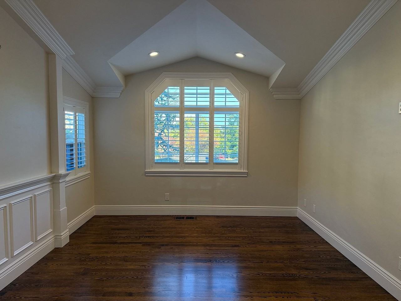 2257 Fox Glen Dr - Photo 4 of 8