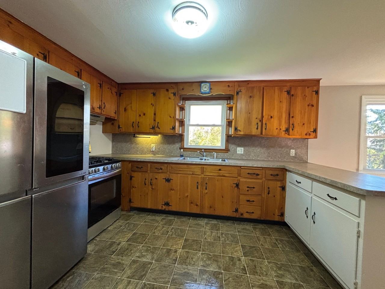 14 Clover St - Photo 2 of 13