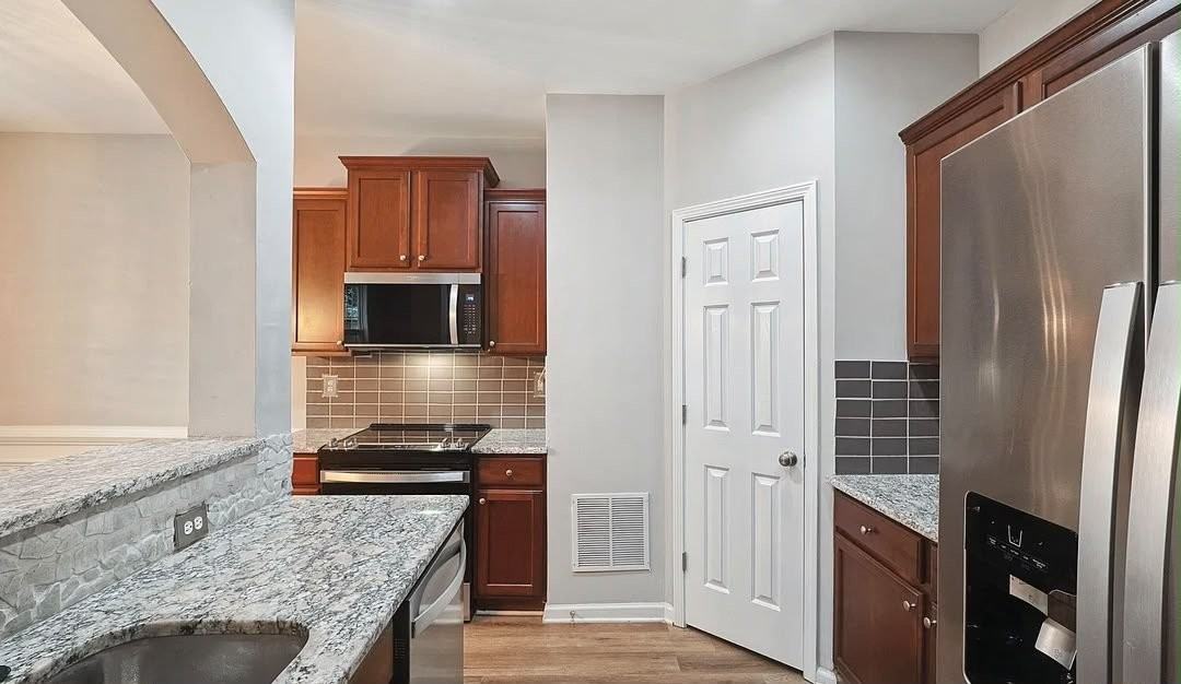 5629 Chatham Cir - Photo 3 of 9