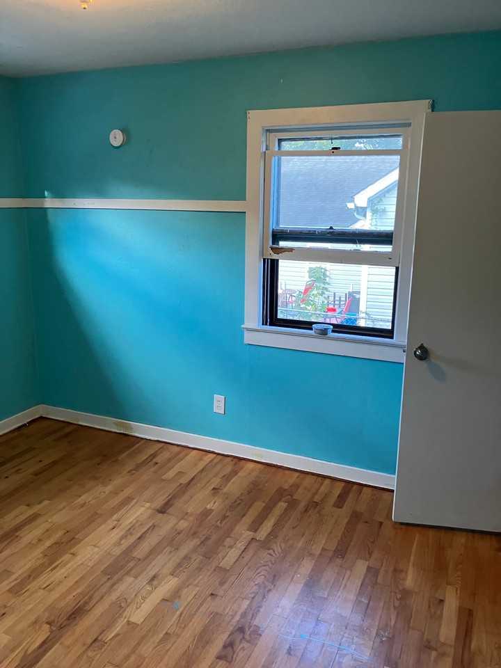 316 Warren St - Photo 4 of 11
