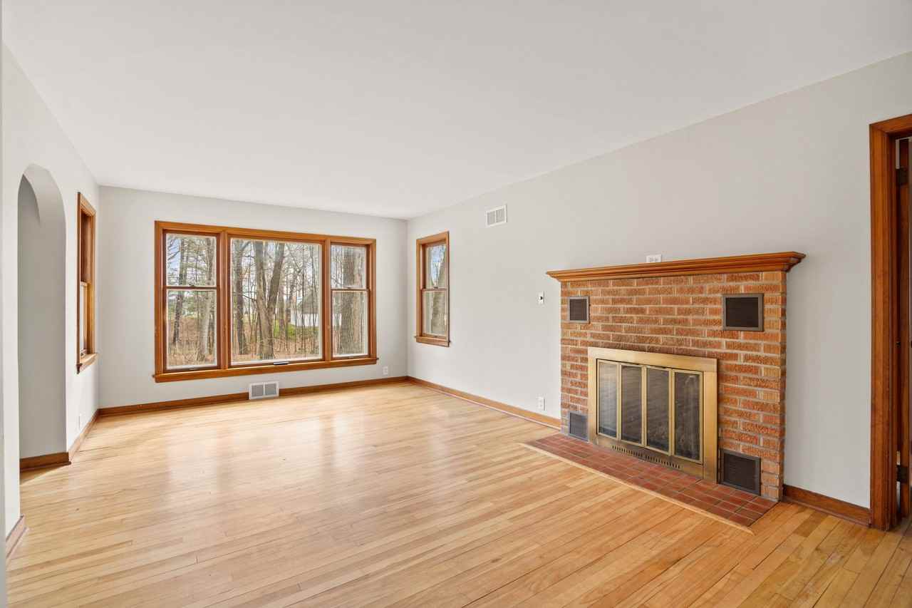 4860A Hewitts Point Rd - Photo 2 of 20