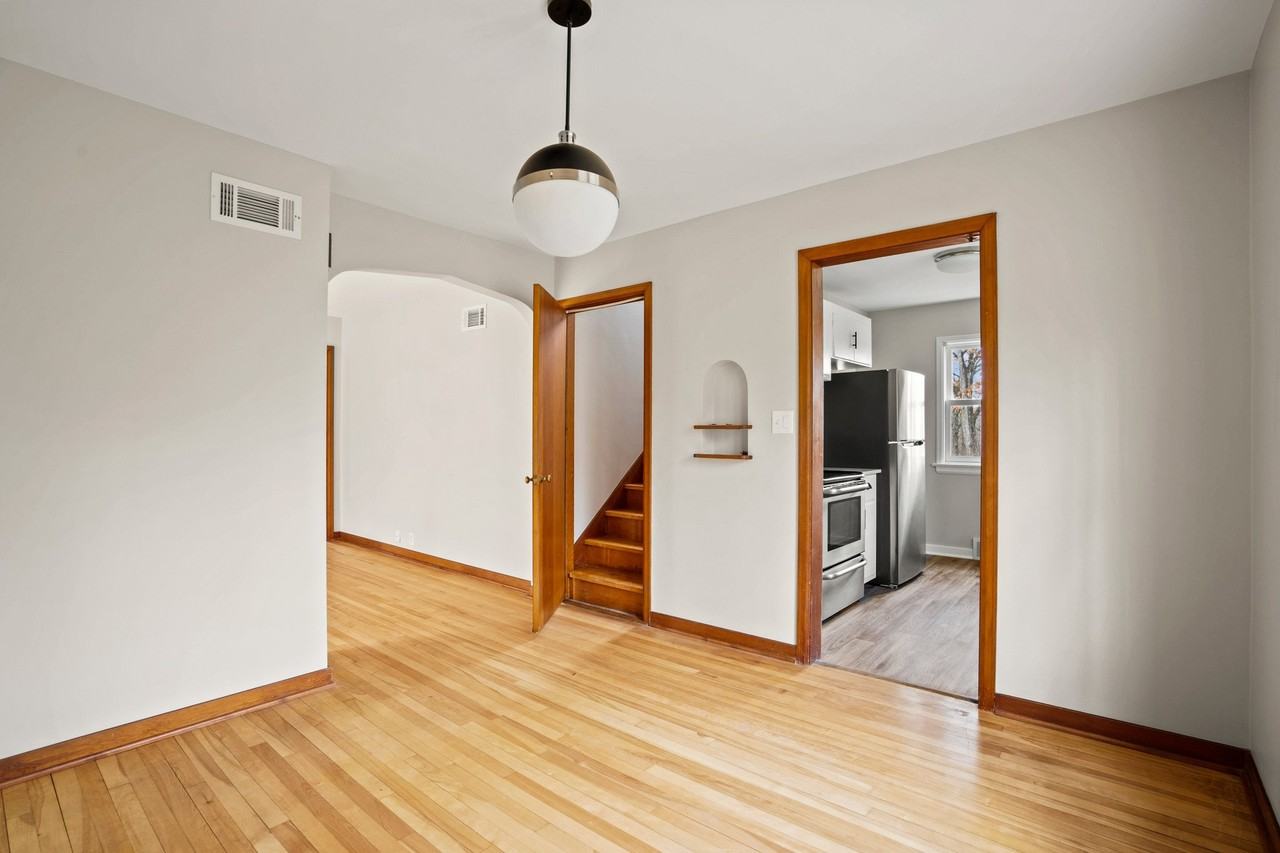 4860A Hewitts Point Rd - Photo 3 of 20