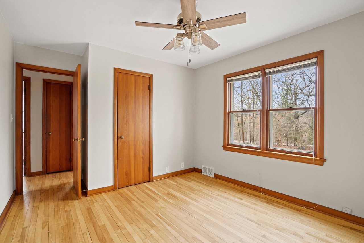 4860A Hewitts Point Rd - Photo 4 of 20