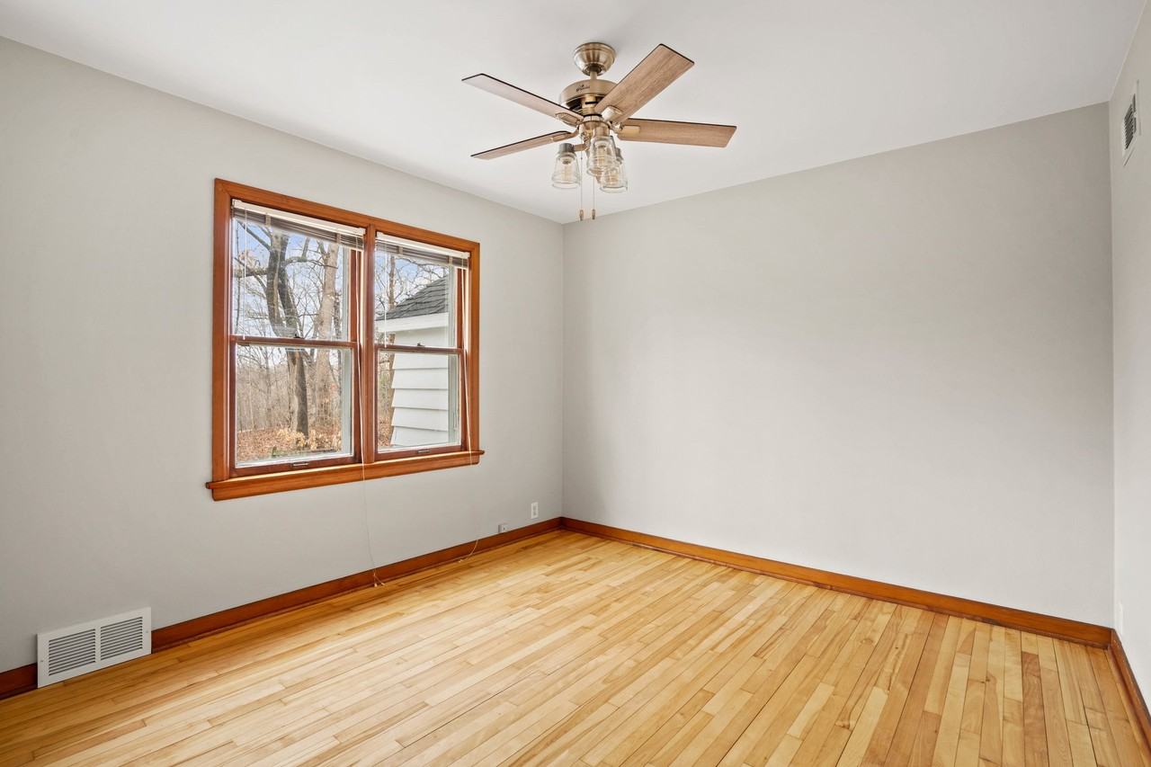 4860A Hewitts Point Rd - Photo 5 of 20
