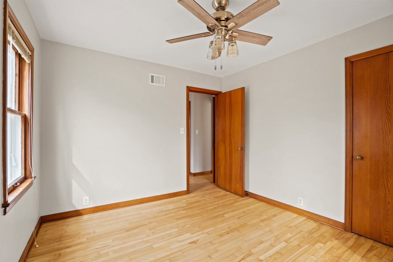 4860A Hewitts Point Rd - Photo 6 of 20
