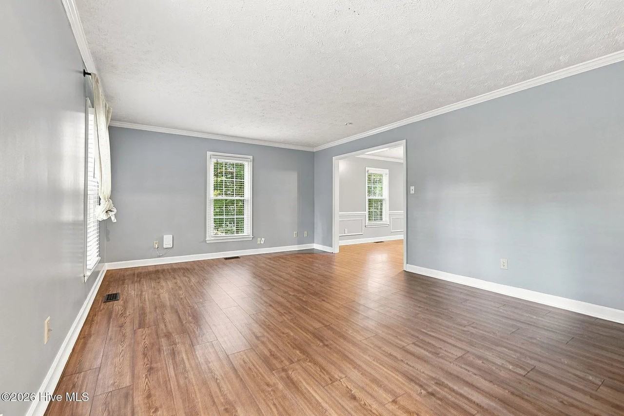 414 Summerlea Dr - Photo 3 of 20