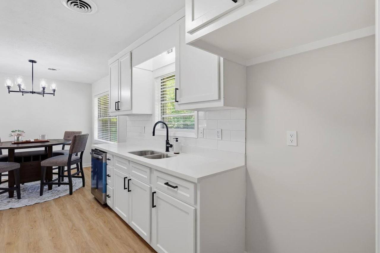 3443 Beaumont Dr - Photo 3 of 13