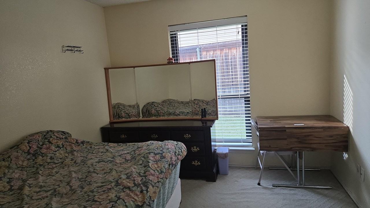 1000 Fairlawn St - Photo 6 of 17