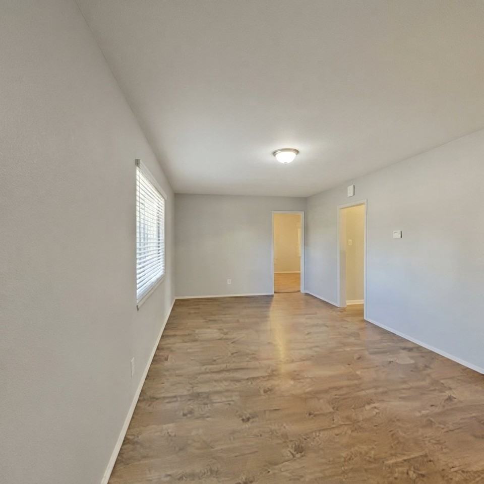 1574 Oak Pl - Photo 3 of 11