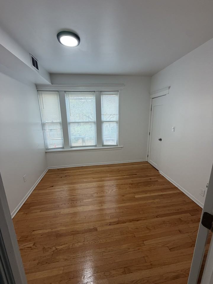 1956 W Fletcher / 3137 N Damen - Photo 2 of 6