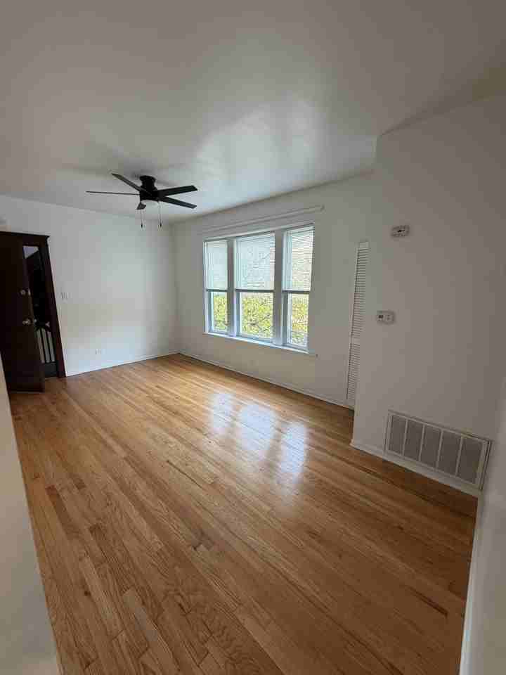 3137 N Damen Ave Unit 2n #3137-2N - Photo 5 of 6